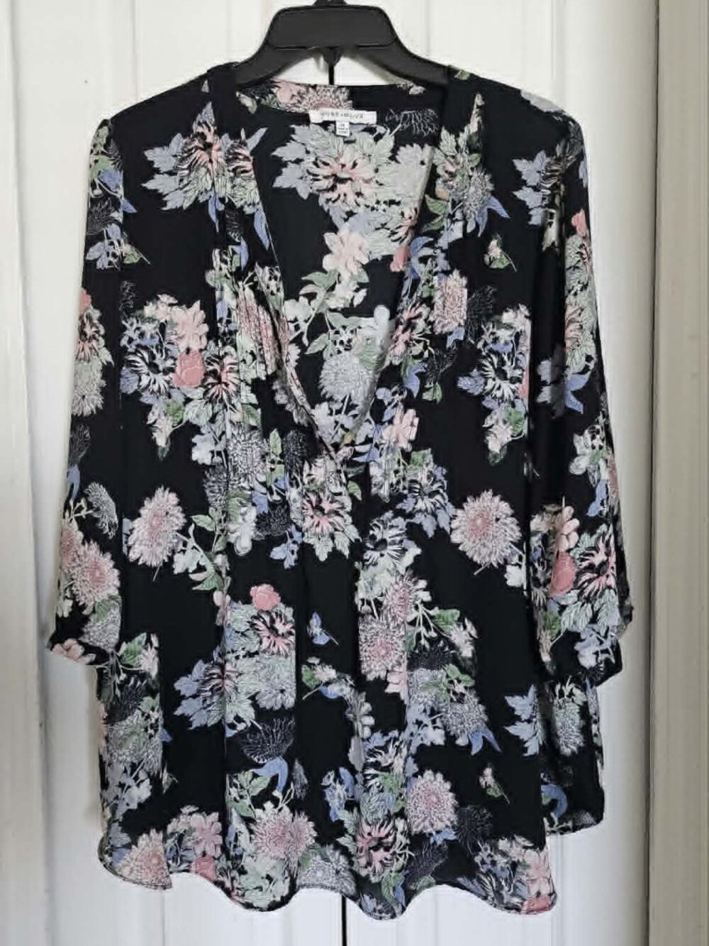 Rose + Olive Women’s 2X Black Floral V-Neck Tunic Blouse 3/4 Sleeve Plus Size. - Picture 4 of 7